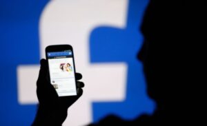 Facebook Hikayelerinizi görmesini istemediğiniz kişiden nasıl gizlenir
