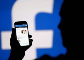 Facebook Hikayelerinizi görmesini istemediğiniz kişiden nasıl gizlenir
